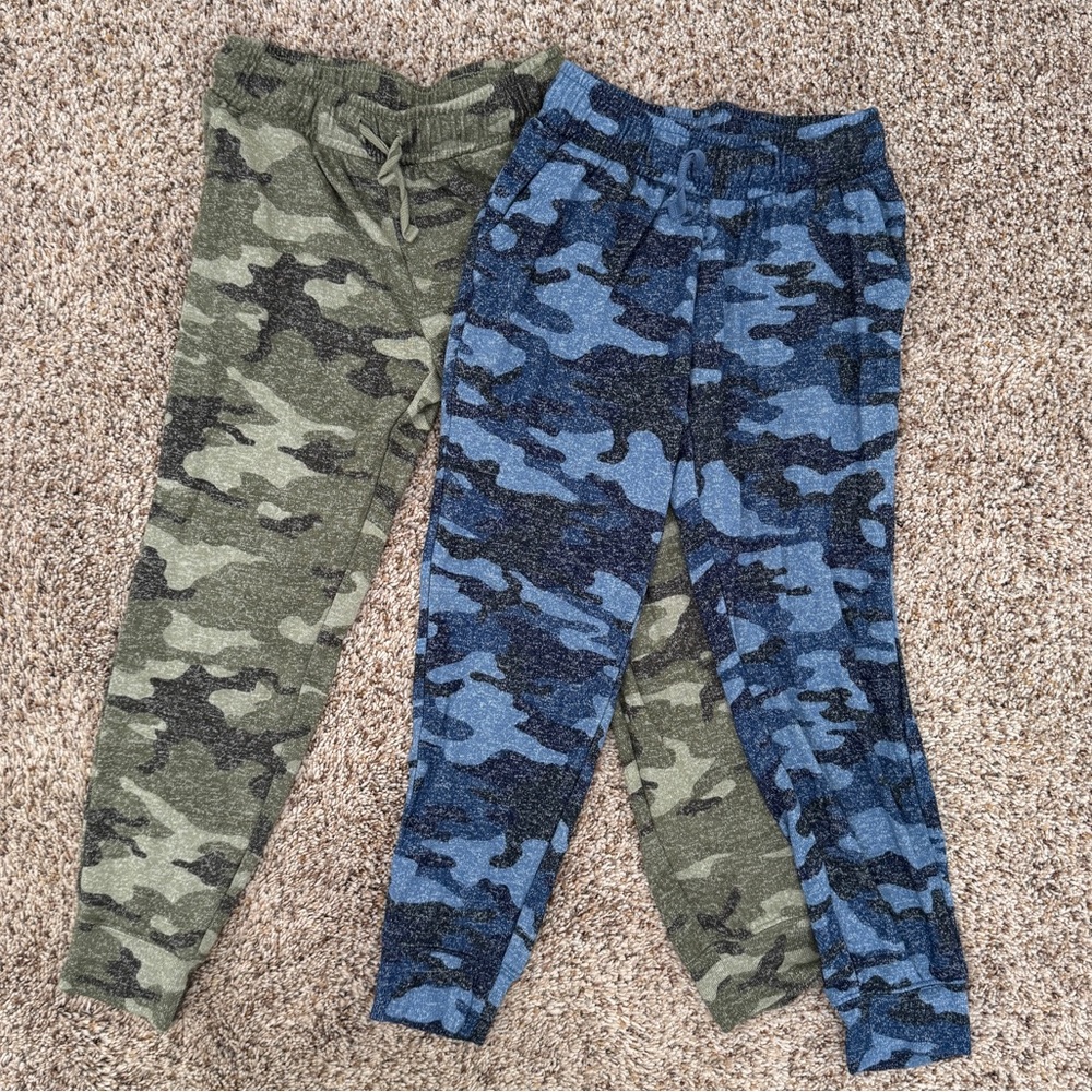 GAP Girl’s Set of Jogger Style Camo Sweatpants - Size 6-7